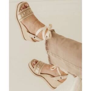 Soda Times City Embroidered Wedge Heel Bone Natural/beige/Khaki St Tropez Laced